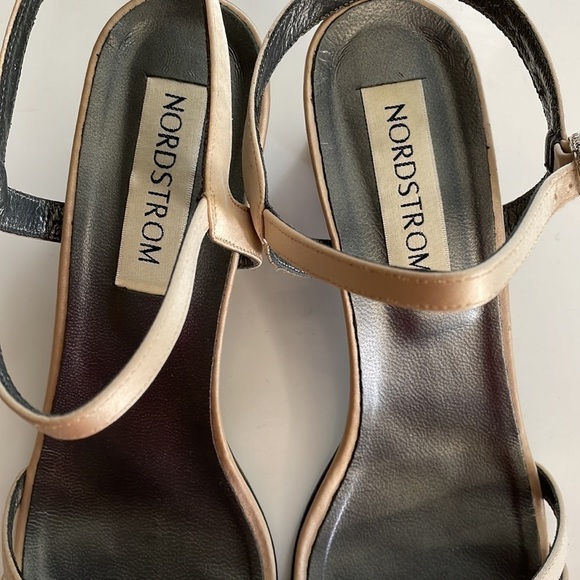𝅺NORDSTROM Ankle Strap Heels, 9M - Picture 4 of 13